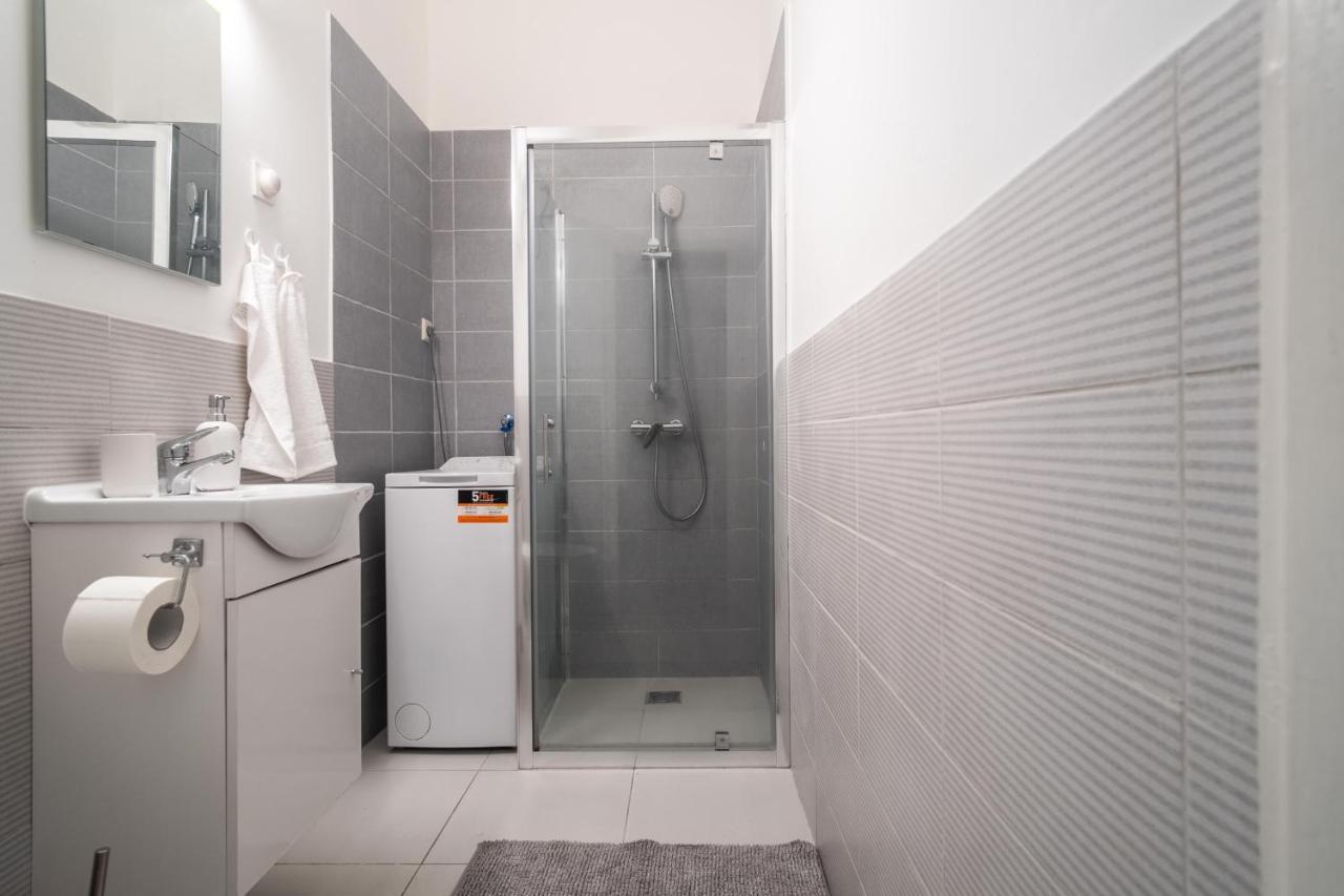 Very Central 1-Br Apt With Patio Apartment บูดาเปสต์ ภายนอก รูปภาพ
